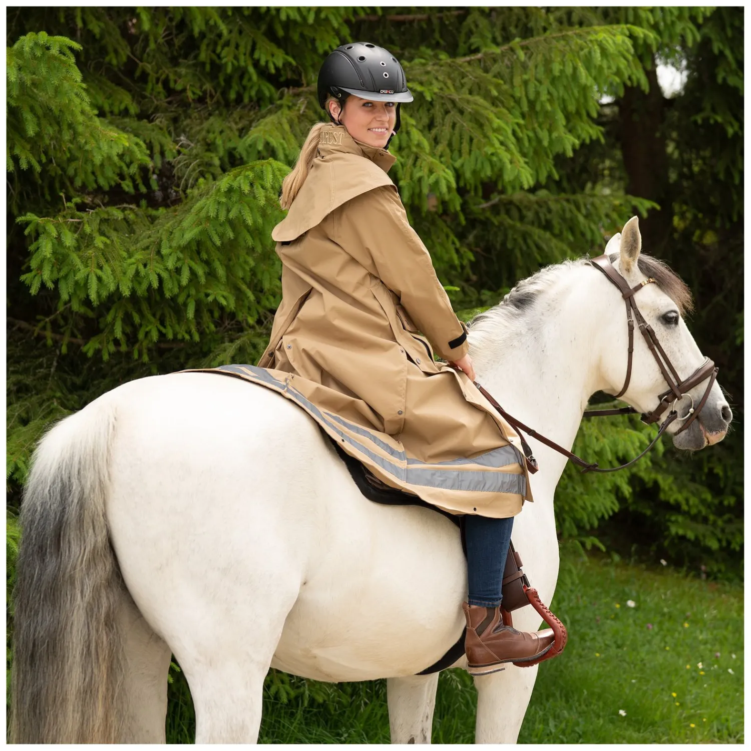 Damen black forest Reitmäntel|Reitjacken<Regenante Raintorer II